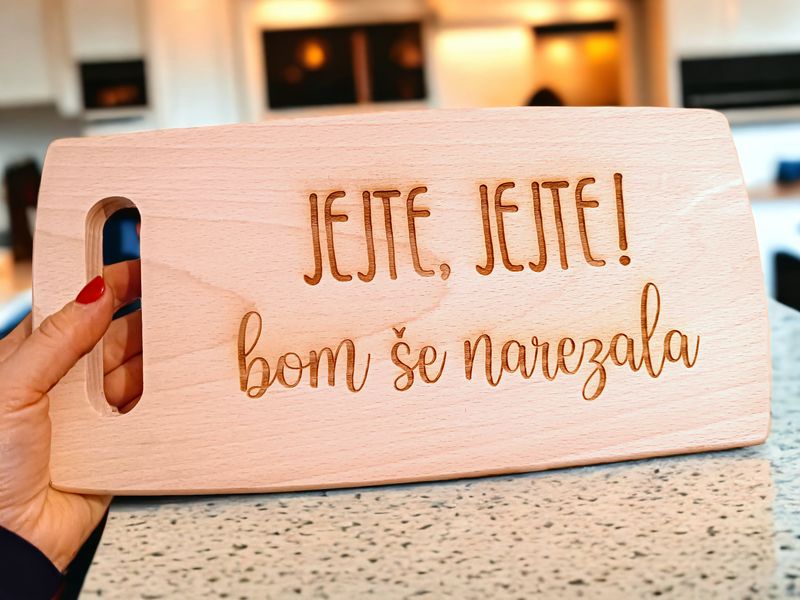 Tagliere in legno 32cm x 15cm con qualsiasi scritta